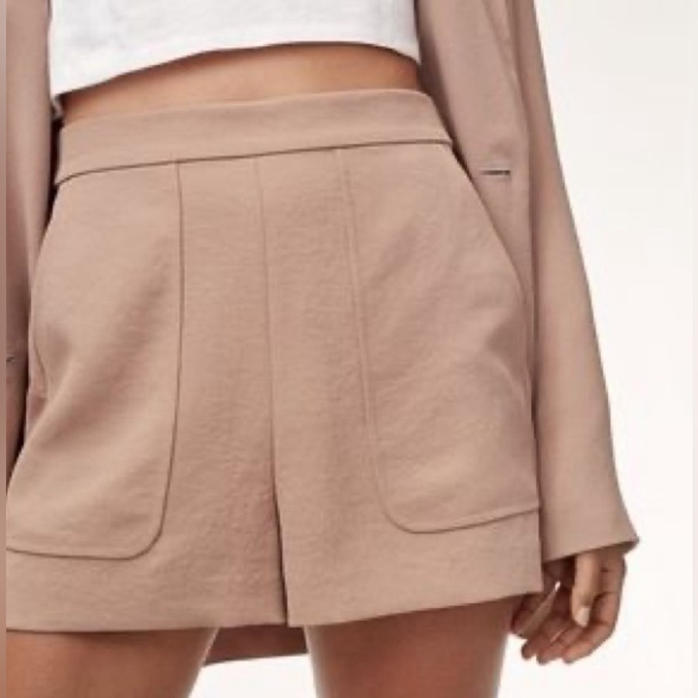 Aritzia Tan Women's Shorts